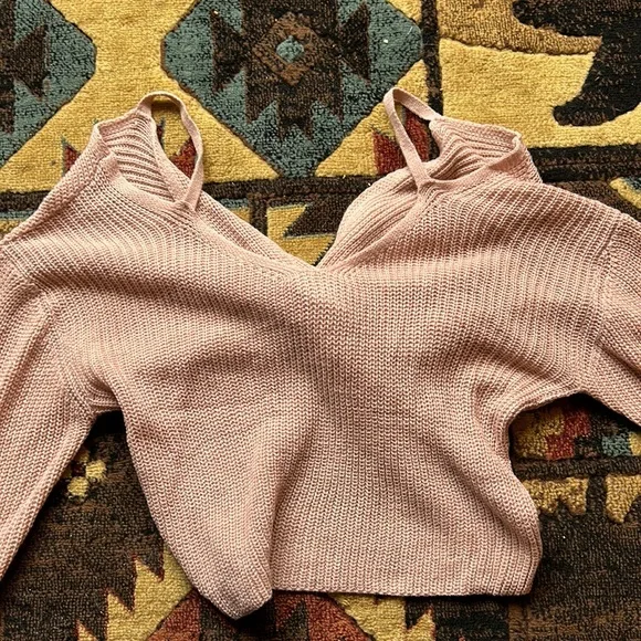 Soft pale pink front/back crop sweater - Picture 1 of 3